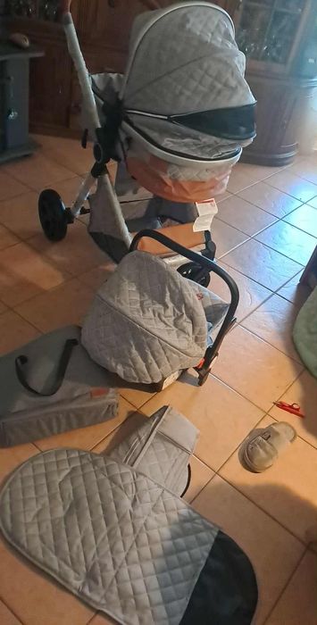 Carrinho bebé novo