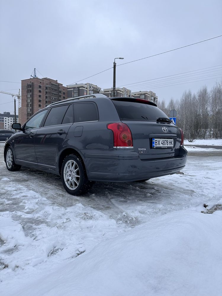 Toyota Avensis 2005р. 2.2 дизель