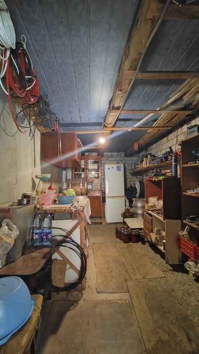 Продаж будинку в ближньому пригороді. Торг.