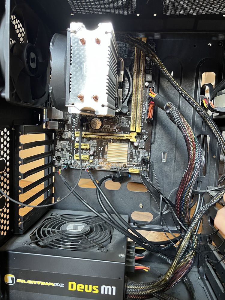 Komputer - Części i5-4440, 8gb ram ddr3, Deus M1 650W, HDD 250gb napęd
