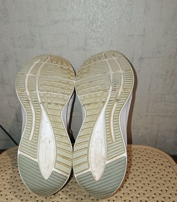 Кросівки фірми Nike 40 розміру