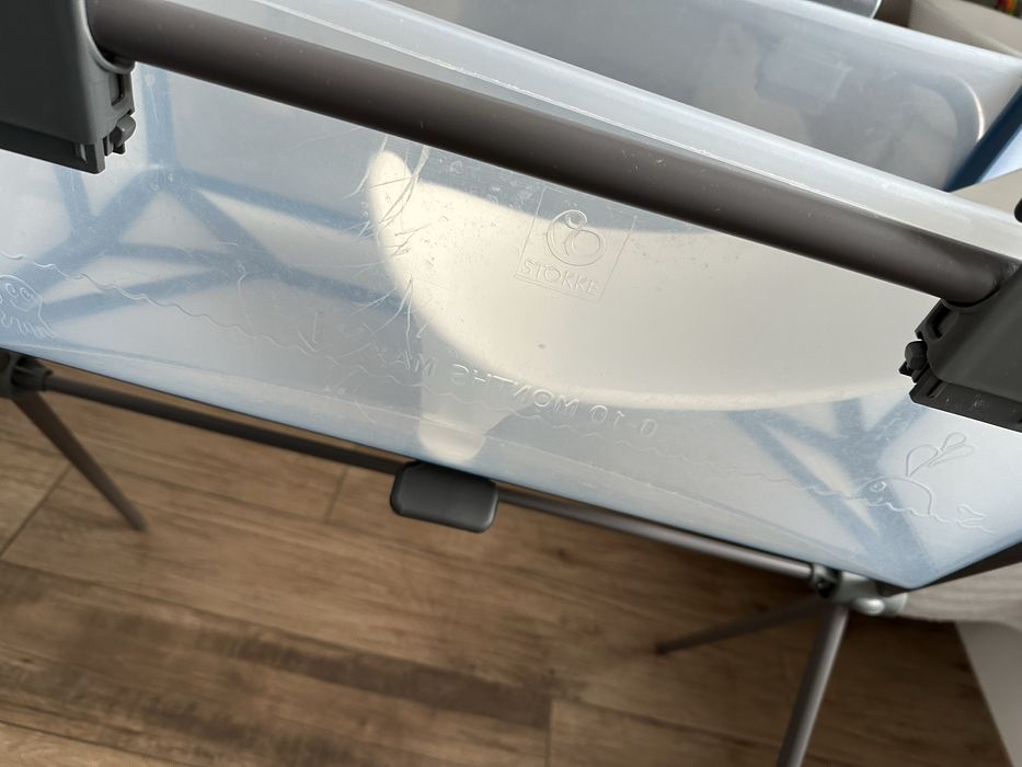 Składana wanienka Stokke ze stojakiem i wkładką dla noworodków