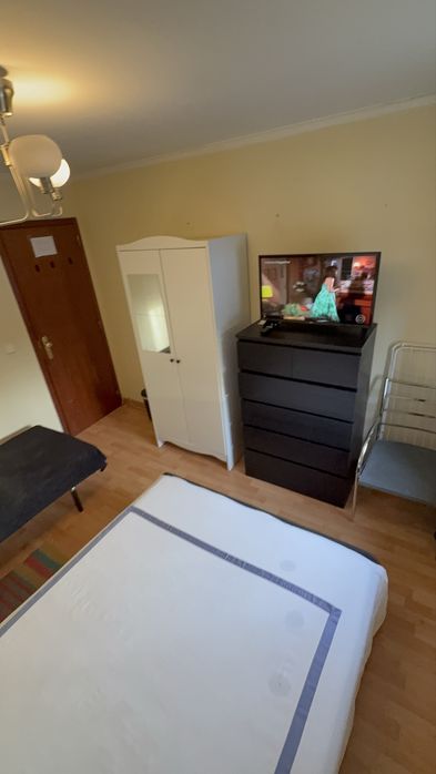 Quarto p casal c/s filho em Queluz a 600 m estação entrada 11/12