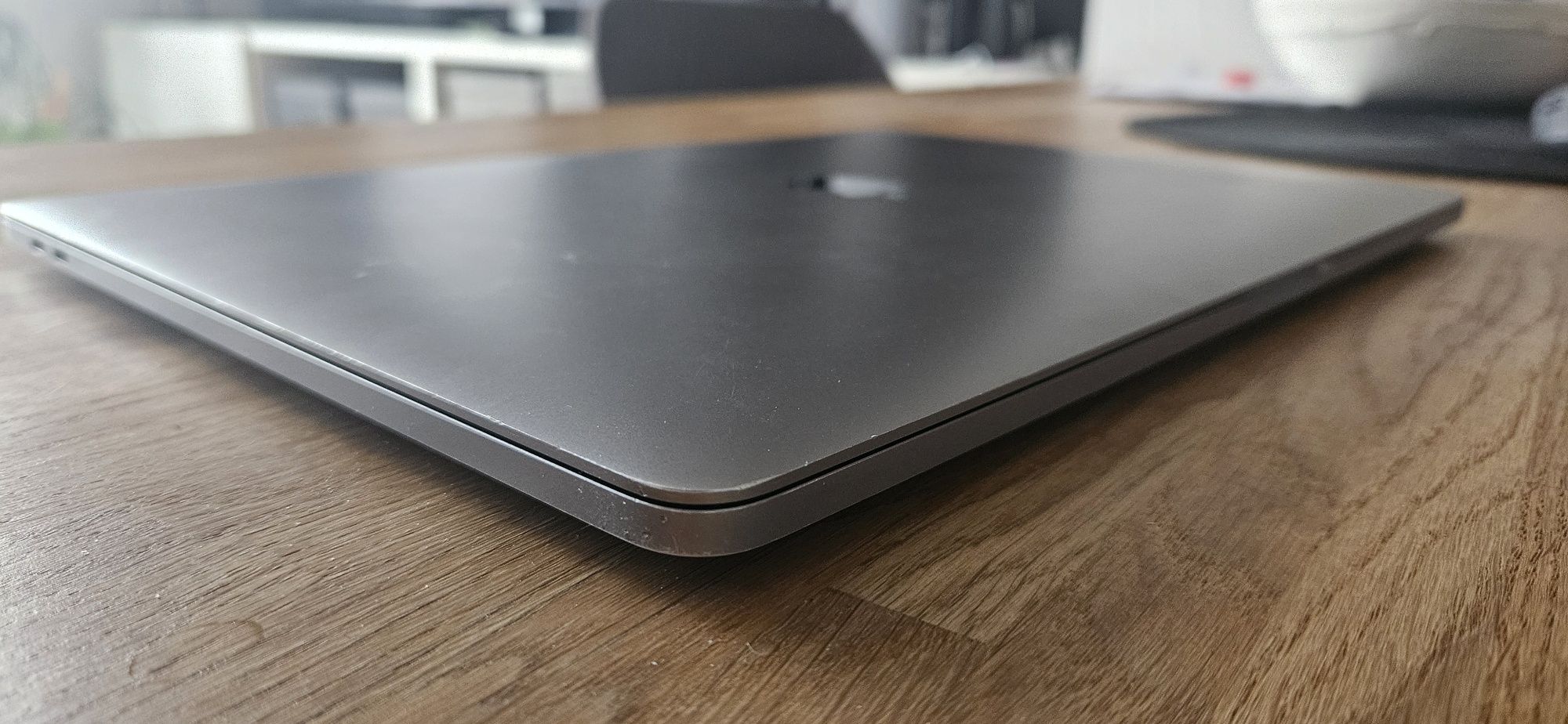 Macbook Pro 15.4 i7 16gb 512gb