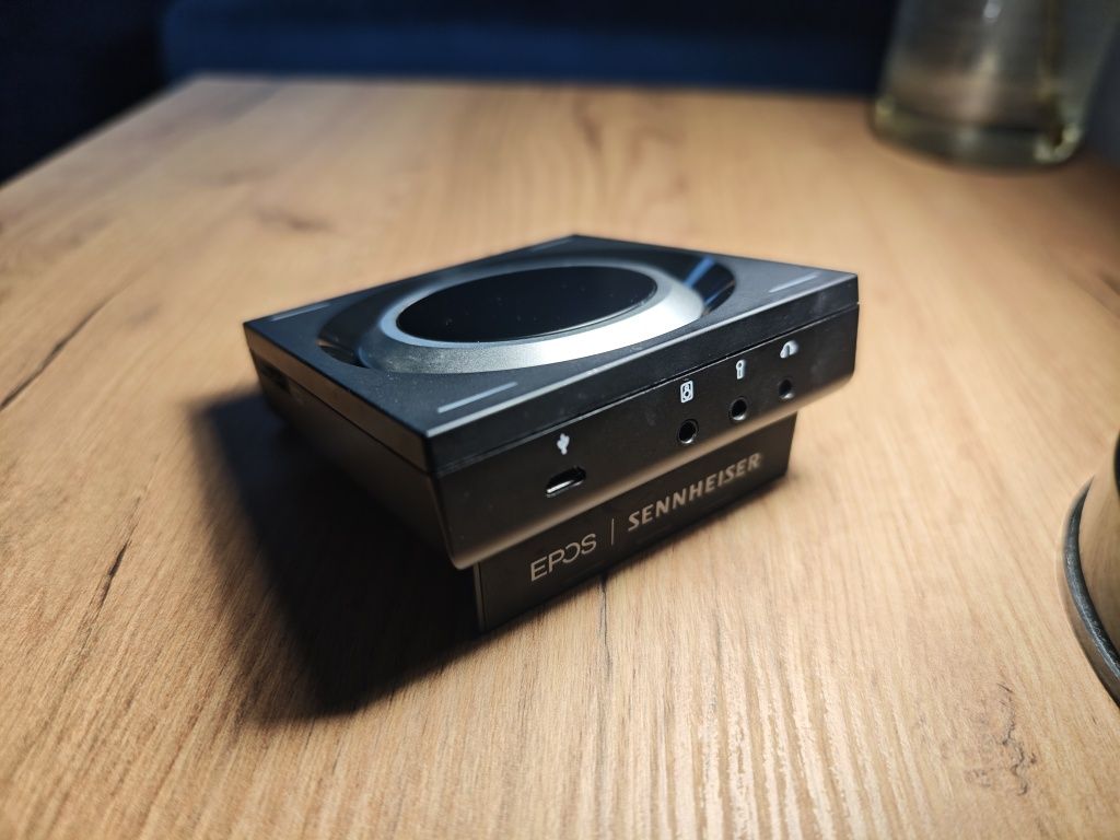 Sennheiser EPOS GSX 1000 – Zaawansowany Wzmacniacz Dźwięku, stan BDB