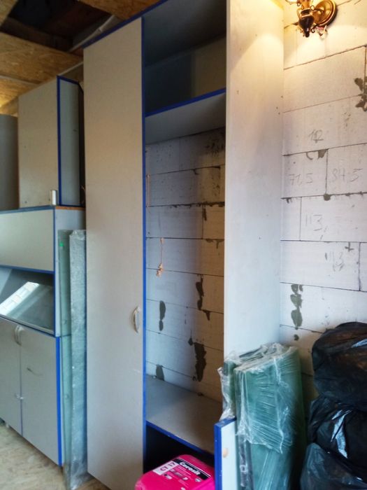 Продам меблі для аптек б/у