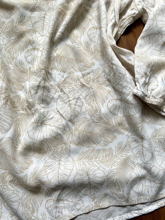 Beżowa bluzka w rośliny liście monstera L z wiskozy