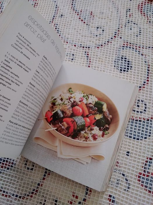 Livro 200  Receitas Cozinha Vegetariana dr Louise Pickford