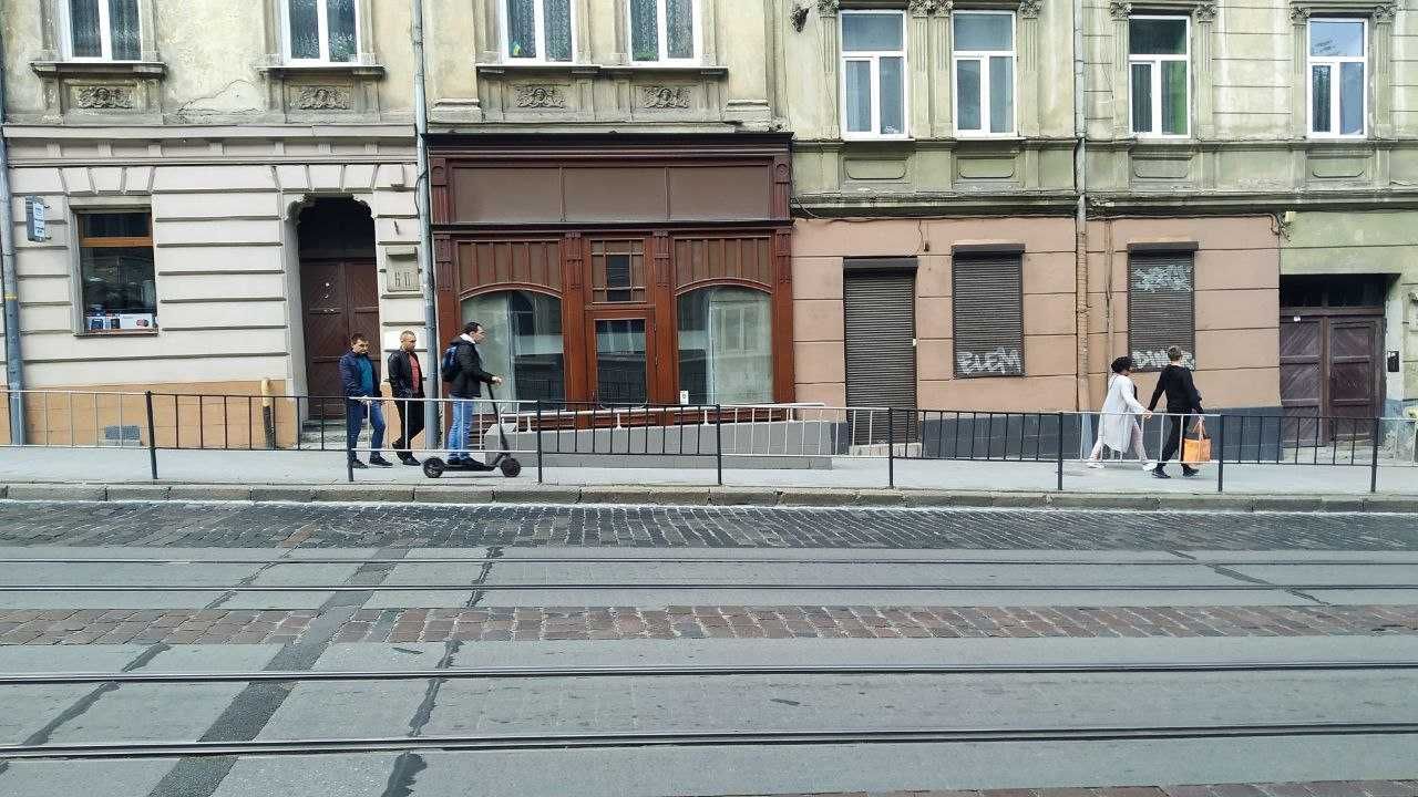 Продаж фасадного комерційного приміщення по вул. Городоцька