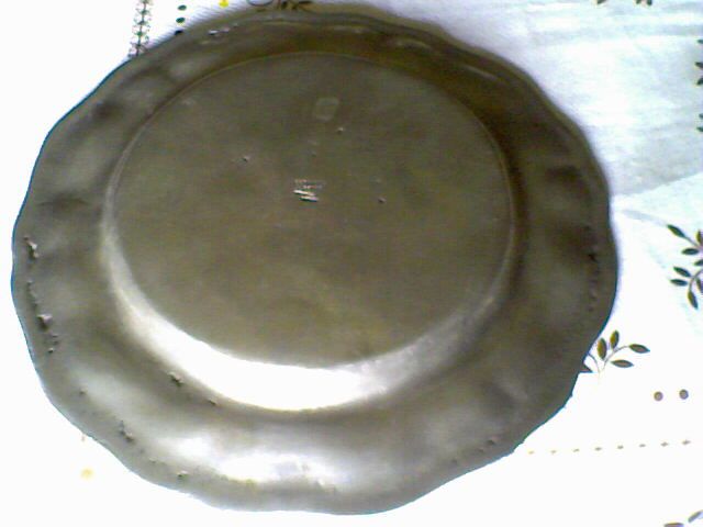 8 Pratos em Estanho (97%)