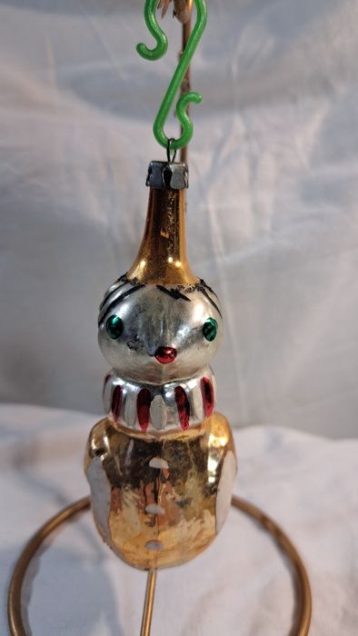 38-A Stara szklana bombka z PRL złota