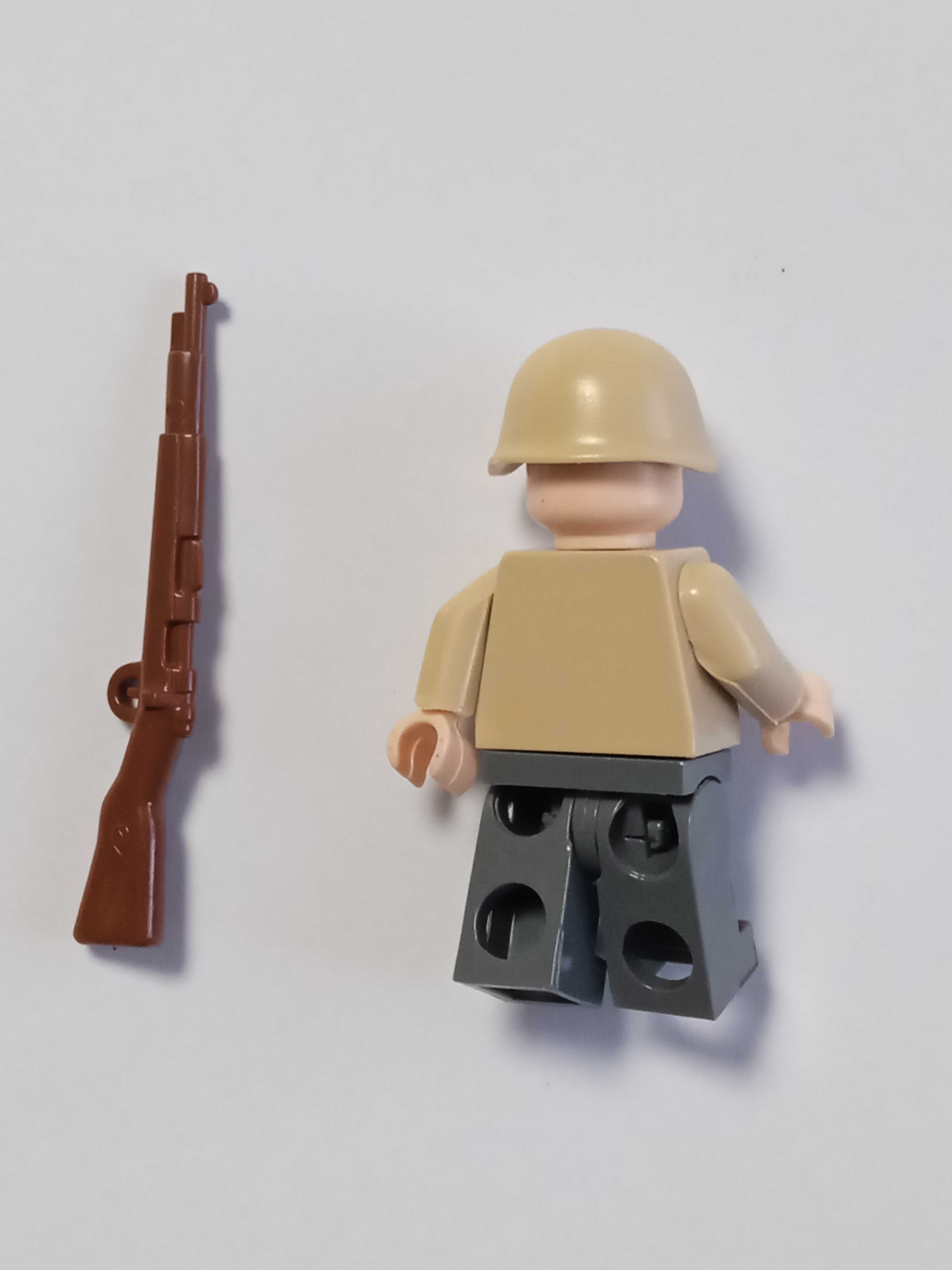 10 Figurek żołnierzy włoskich z bronią WW2 komp. z Lego, Cobi
