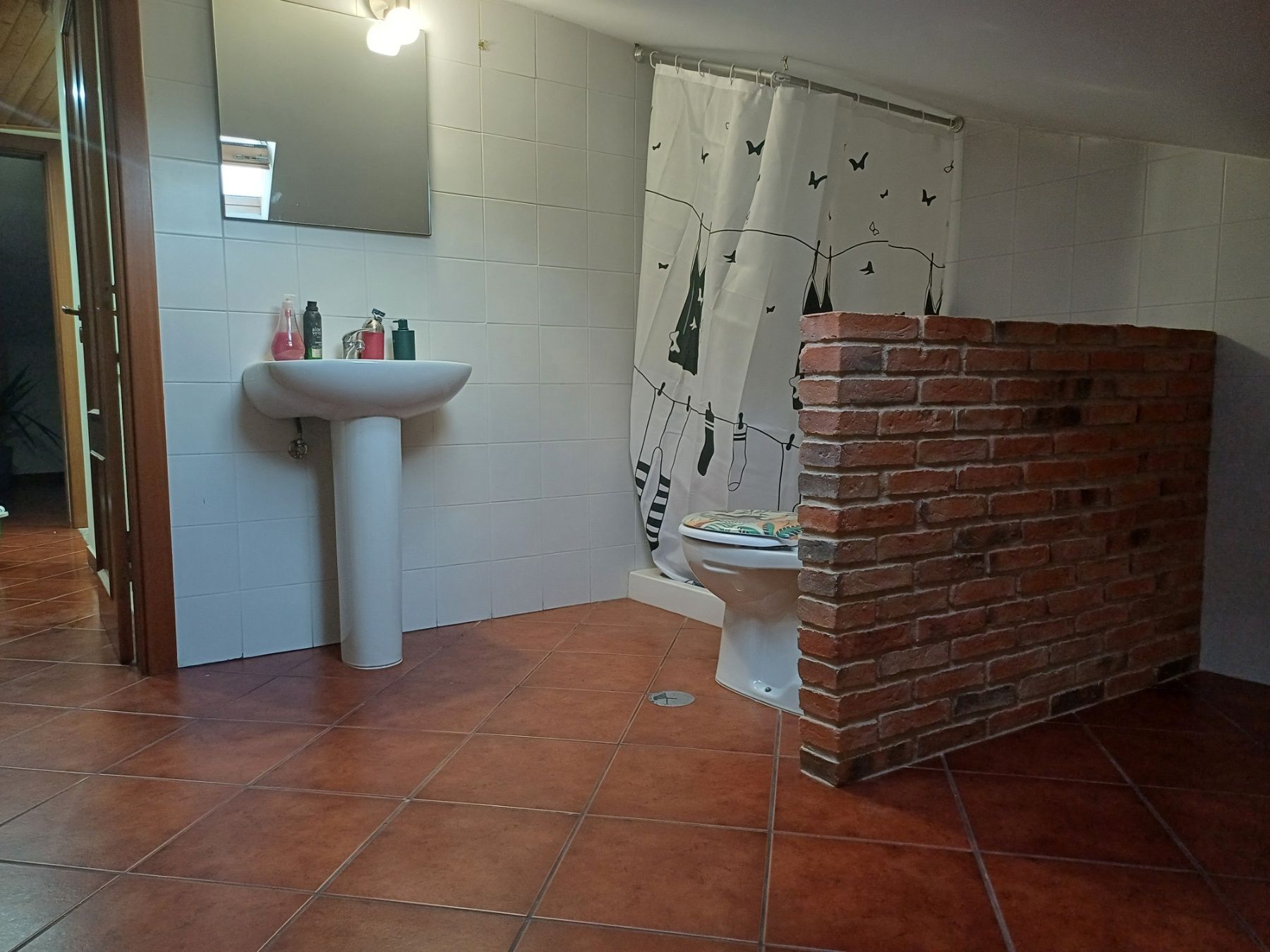 Alugo quartos  em Alcains