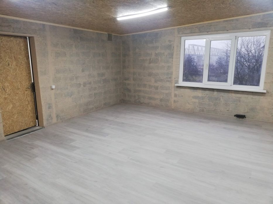 Сдам в аренду гараж( приміщення)  на Рибалському