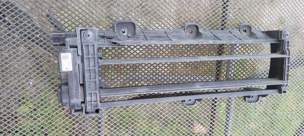 Hyundai tucson żaluzja kierownica powietrza prawa