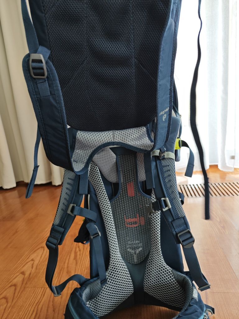 DEUTER Kid Comfort Pro Midnight - Nosidełko turystyczne dziecięce