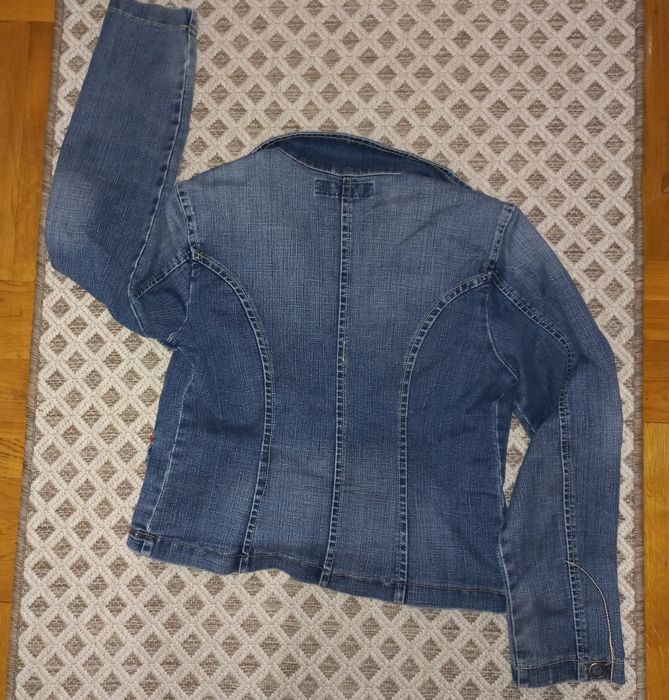 Джинсова курточка розмір м