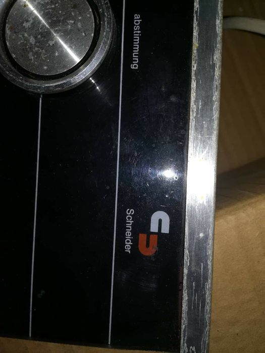 Built-in radio with built-in speakers64551529728771122