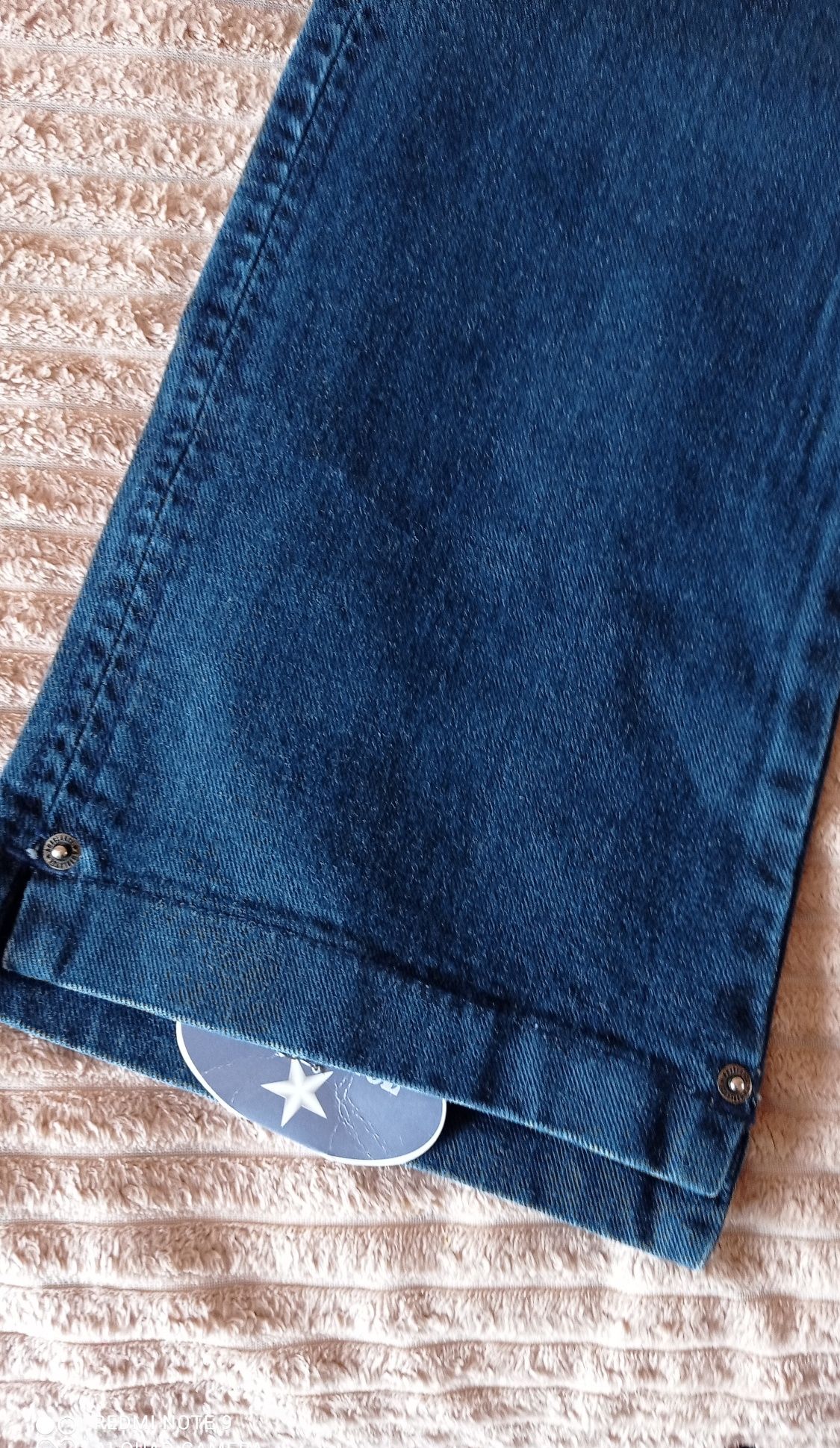 Жіночі джинси кльош 32