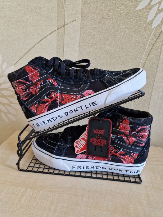 Кеды Vans Sk8-HI X Stranger Things Reissue Black/Red  р.39