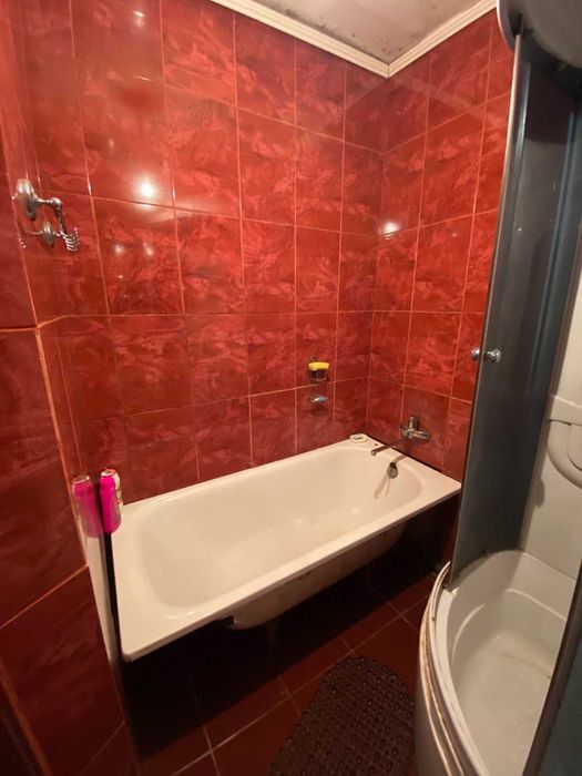 продам 2-х кімнатну квартиру на Червоной