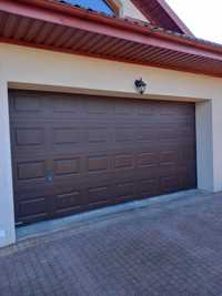 Brama garażowa segmentowa 4,5m x 2,3m z siłownikami