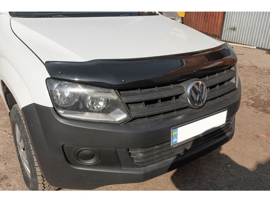 Volkswagen Amarok Дефлектор капота (мухобойка) EuroCap