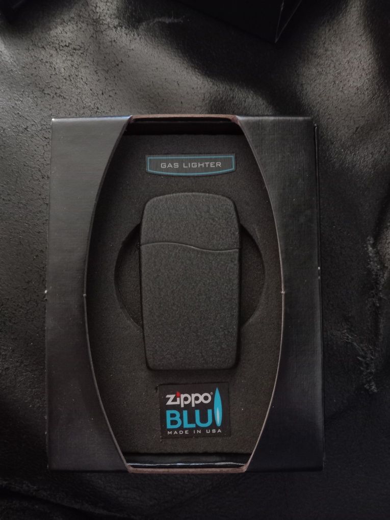 Isqueiro ZIPPO BLU novo