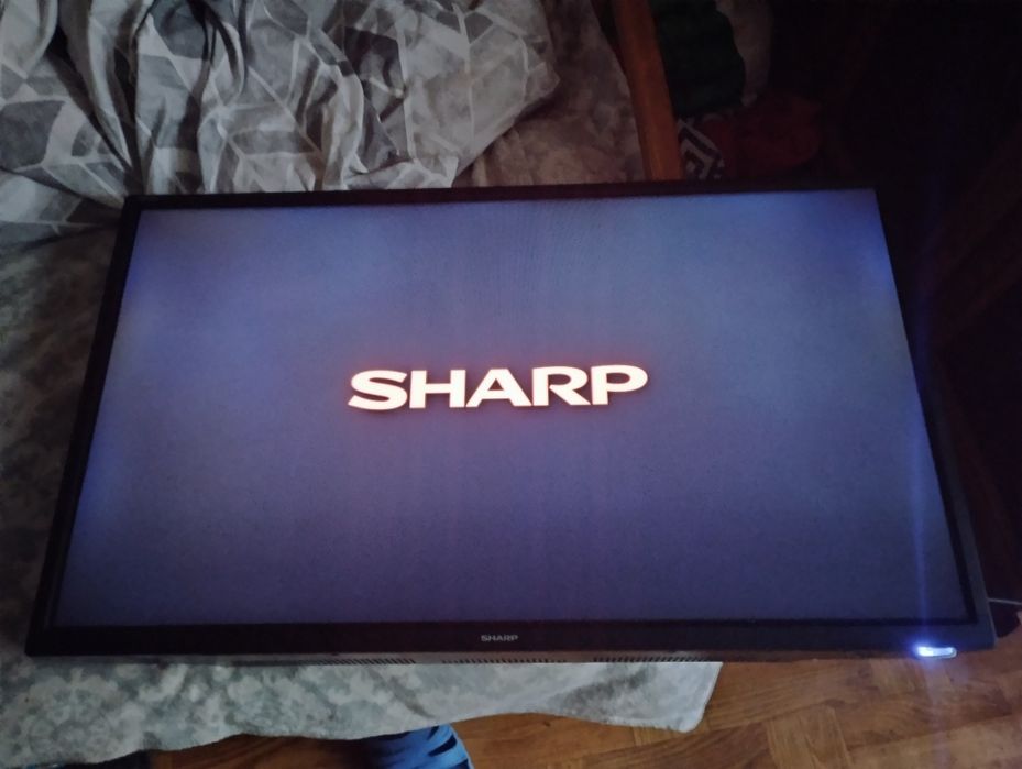 Tv 32 całe Sharp uszkodzony