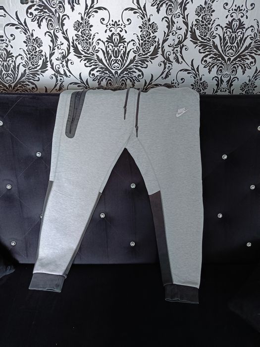 Spodnie nike tech flece
