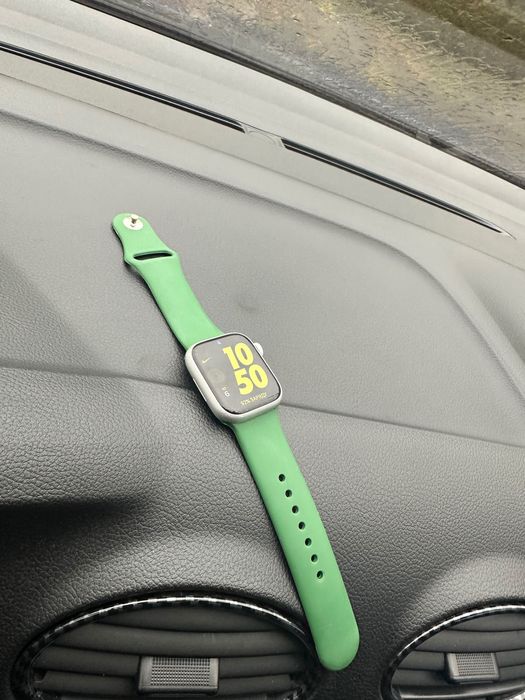 Продам Apple Watch Series 8 41 мм