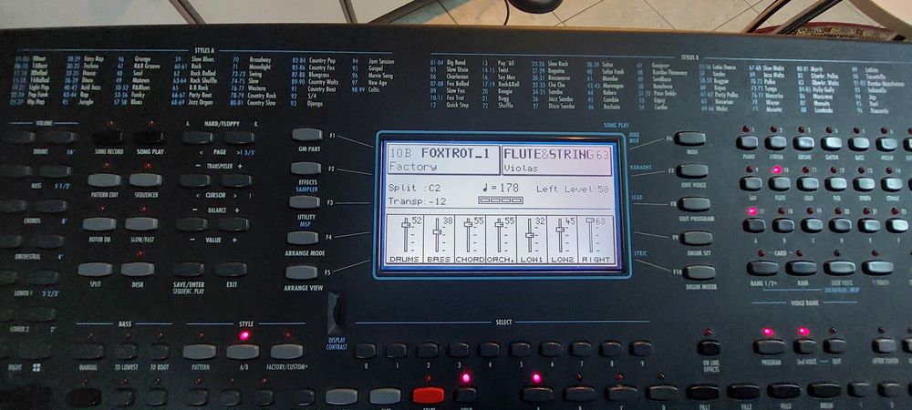 Orgão de Botoes KETRON X8