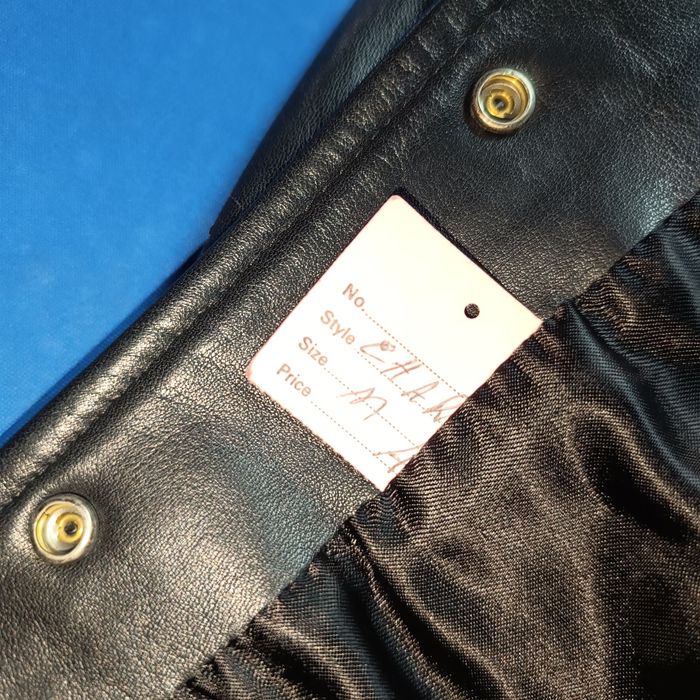 Casaco em pele preta lisa marca Gossip made in UK