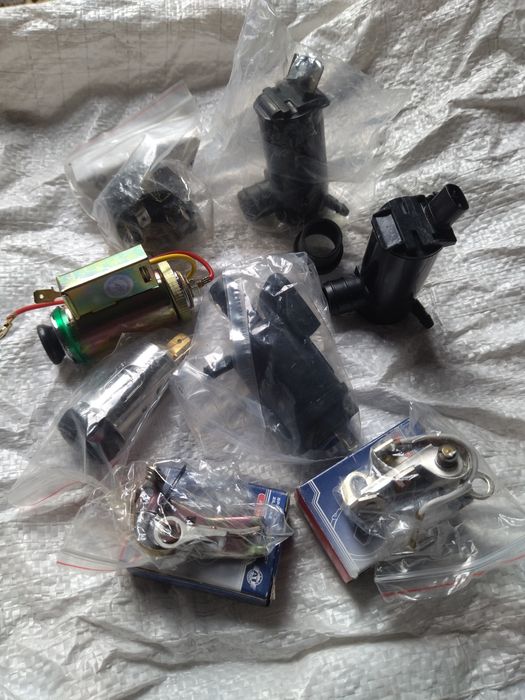 Реле зарядні і реле поворотові і різне.