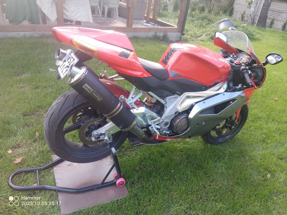 Aprilia RSV 1000R