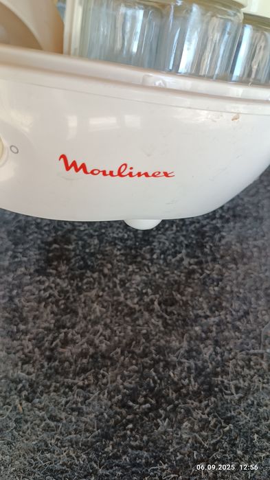 Йогуртниця Moulinex.