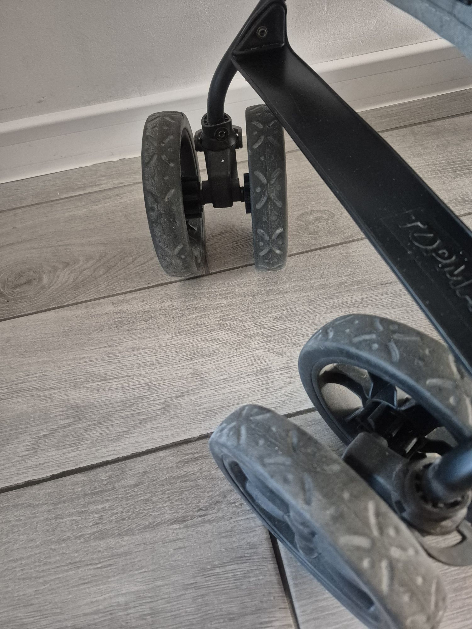 Wózek spacerowy parasolka Topmark do 22 kg