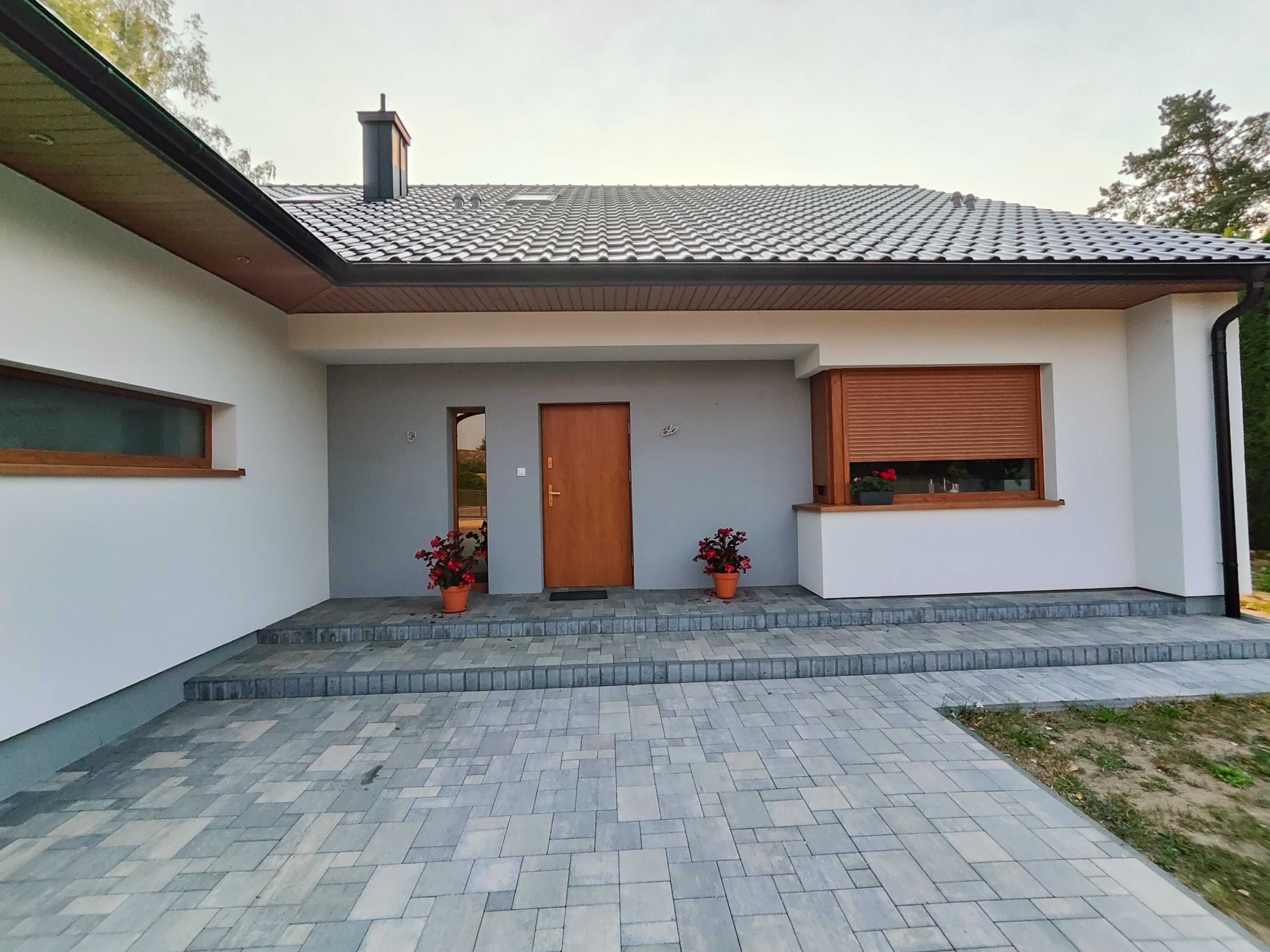 Elewacje, ocieplenia budynków, renowacja elewacji- mycie, malowanie