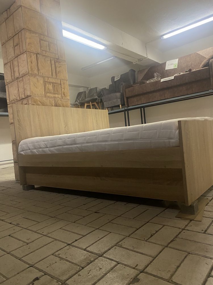 Łóżko z materacem OKAZJA (możliwy transport)