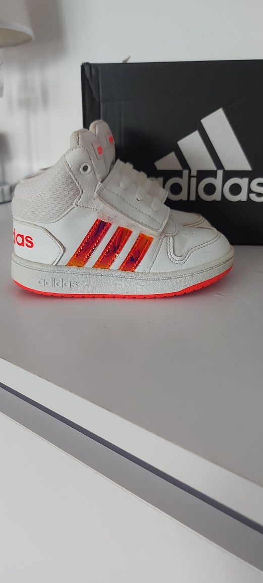 Buty Adidas dla dziewczynki r.24