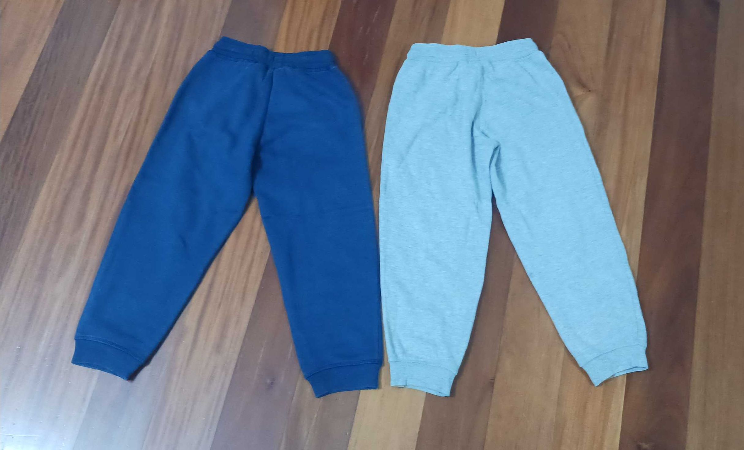 Conjunto de 4 calças de treino para criança - 4/5 anos