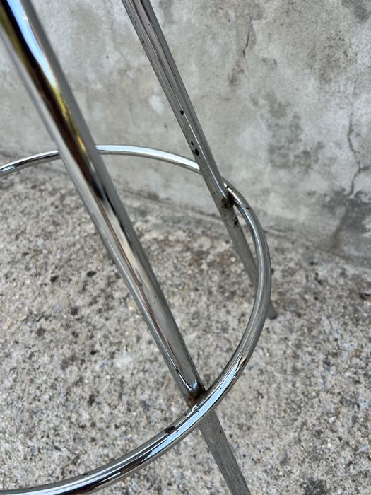 Banco cromado retro – inspirado no Jamaica Bar Stool de Pepe Cortés