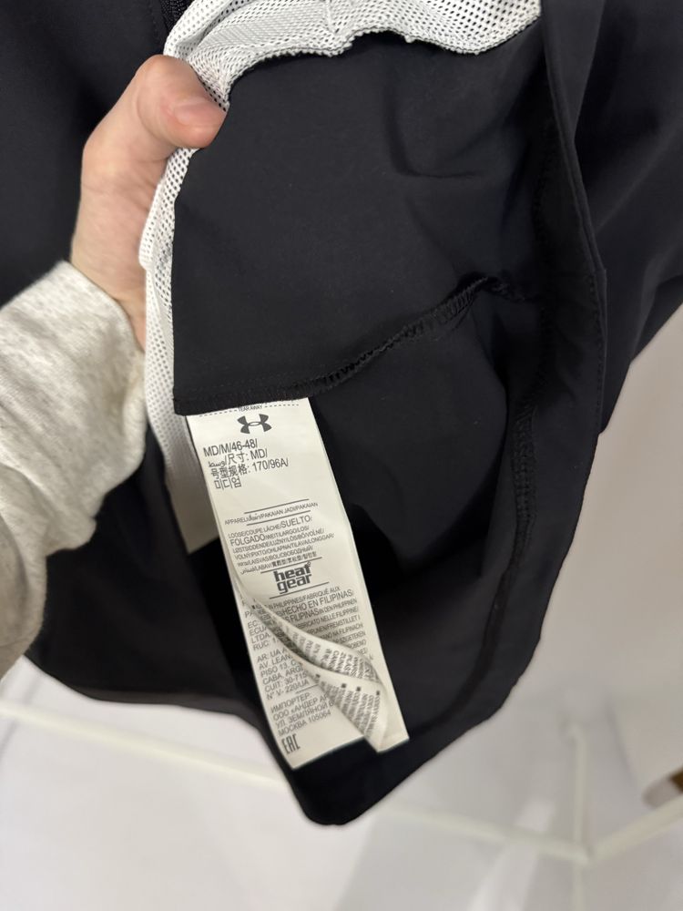 Жіноча вітровка Under Armour М