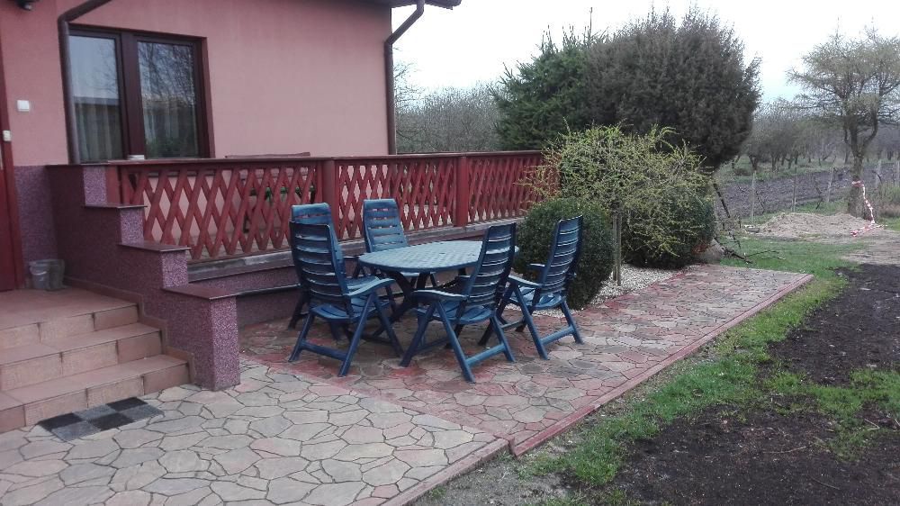 Piekny Wolnostojacy Dom z ogromnym Ogrodem w Miejscowości Cyców