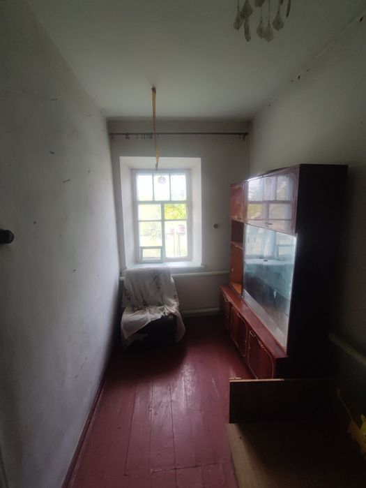 Великий будинок не подалік міста Кривий Ріг