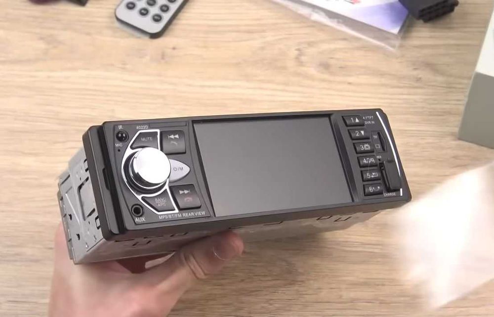 Автомагнітола з дисплеєм bluetooth стандартна універсальна usb флешки