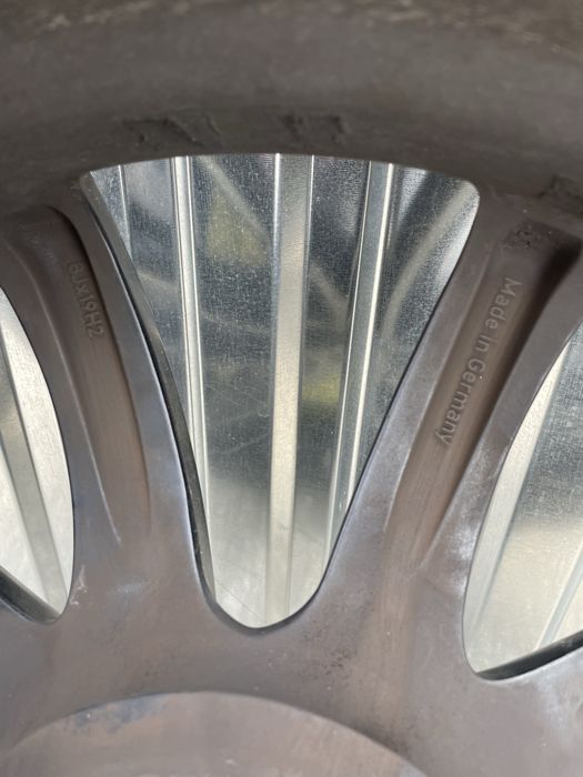 Felgi aluminiowe AEZ z oponami Mercedes 5x112 R19 8J ET35 Oryginalne