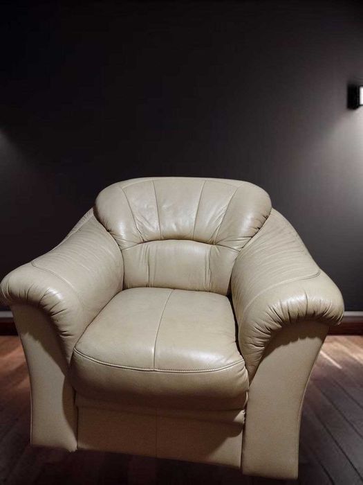 Кожаный комплект мебели угловой диван и кресло мягкий уголок