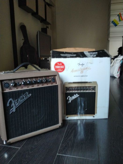 Комбопідсилювач Fender Acoustasonic 15