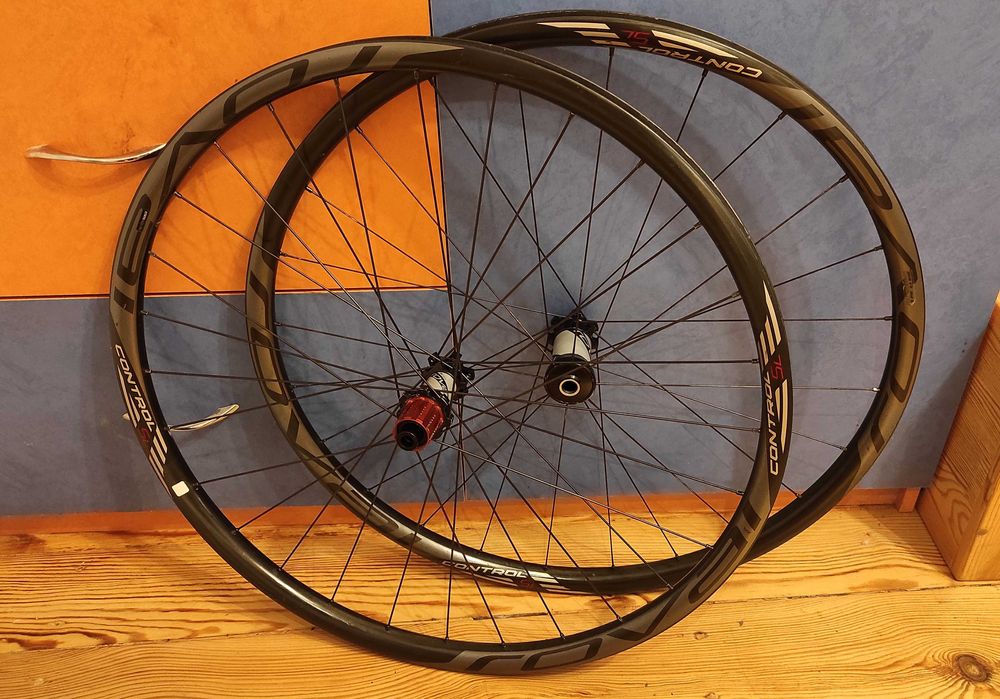 Specialized Roval Control SL  карбонові колеса Carbon 29 BOOST
